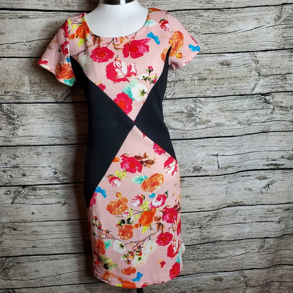 Honey & Lace Black Tan Floral Sonoma Dress Size Small.Pit to pit approx: 15.